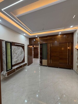Room in 4 BHK Independent House at Sector 124 – for Sale