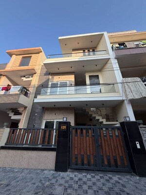 4 BHK Villa For Sale in Sector 123