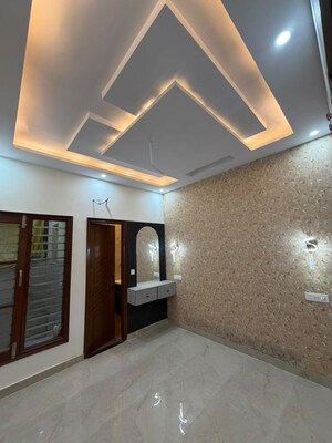 Room in 4 BHK Villa at Sector 123 – for Sale