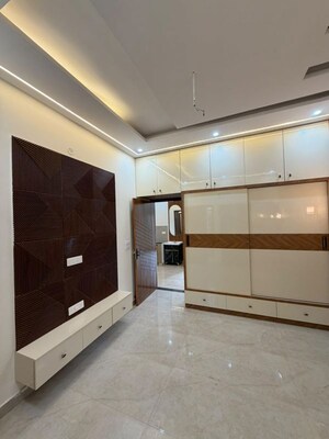 Room in 4 BHK Villa at Sector 123 – for Sale