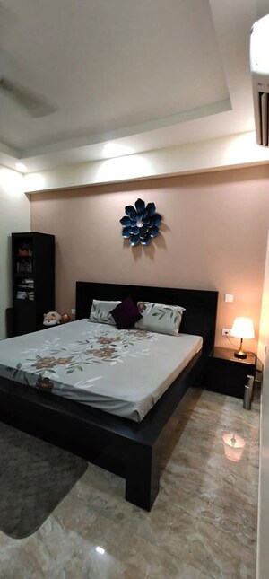 Bedroom in 2 BHK Apartment at Gomti Nagar – for Rent