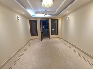 Room in 3 BHK Builder Floor at Greater Kailash I – for Rent