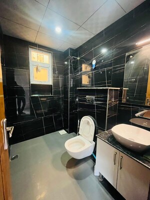 Team Area in 4 BHK Builder Floor at Sector 32 – for Rent