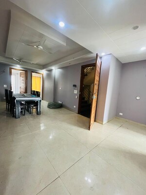 Living Room in 4 BHK Builder Floor at Sector 32 – for Rent
