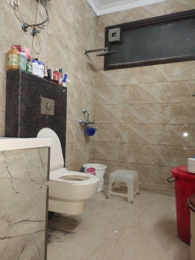 Bathroom, kalkaji 3 Bedroom 1800 Sq.Ft. Builder Floor In Kalkaji Delhi 10750376
