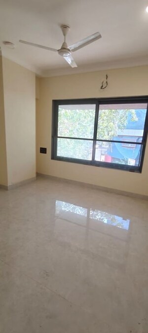 Room in 2 BHK Apartment at Zindagi CHS, Khar West – for Sale
