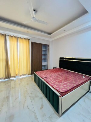 Bedroom in 4 BHK Builder Floor at Sector 39 – for Rent