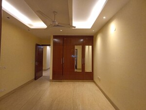 Room in 3 BHK Builder Floor at Greater Kailash I – for Rent