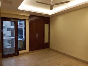 Room in 3 BHK Builder Floor at Greater Kailash I – for Rent