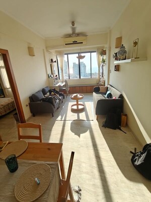 Room in 1 BHK Apartment at Peddar Road – for Rent