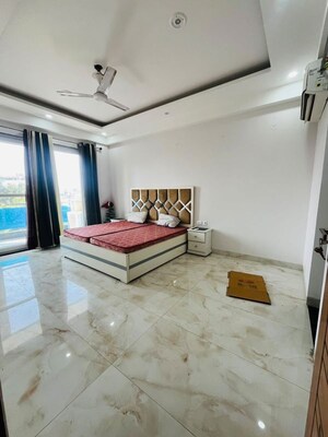 Living Room in 4 BHK Builder Floor at Sector 51 – for Rent