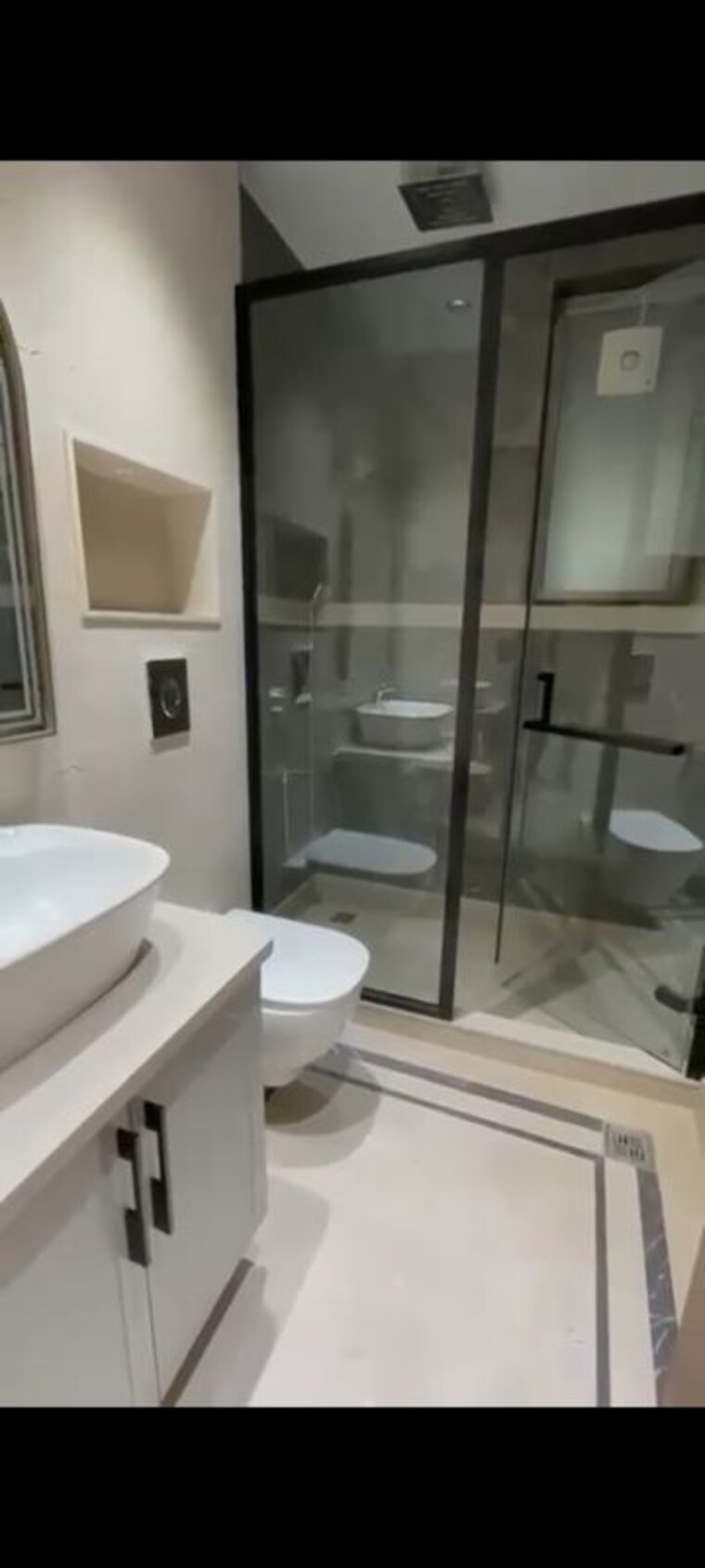 Bathroom, green park 3 Bedroom 200 Sq.Yd. Builder Floor In Green Park Delhi 10750410