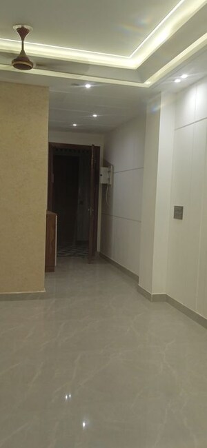 Room in 3 BHK Builder Floor at Palam Extension – for Sale