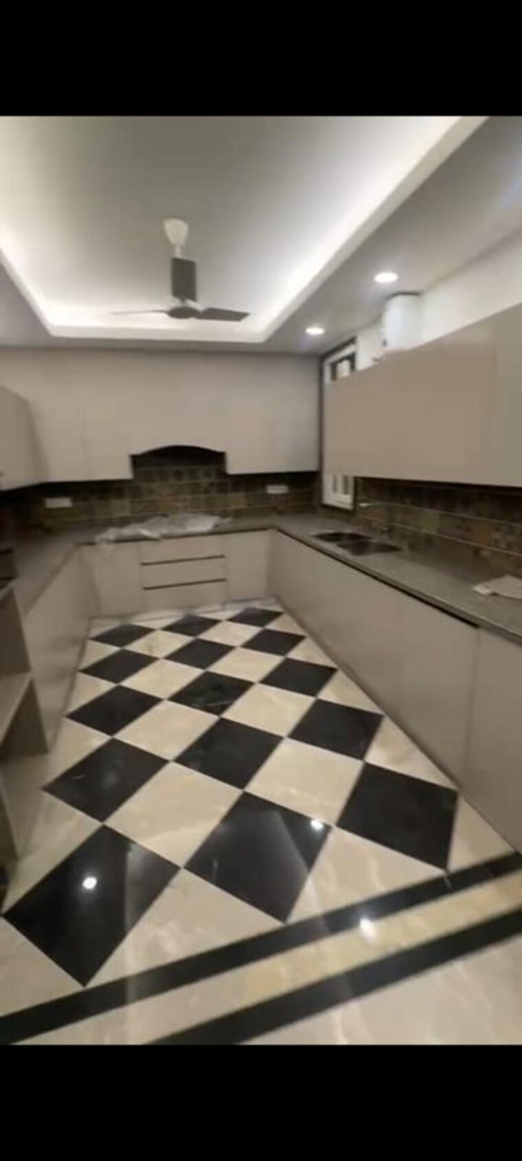 Kitchen, greater kailash ii 4 Bedroom 300 Sq.Yd. Builder Floor In Greater Kailash ii Delhi 10750430