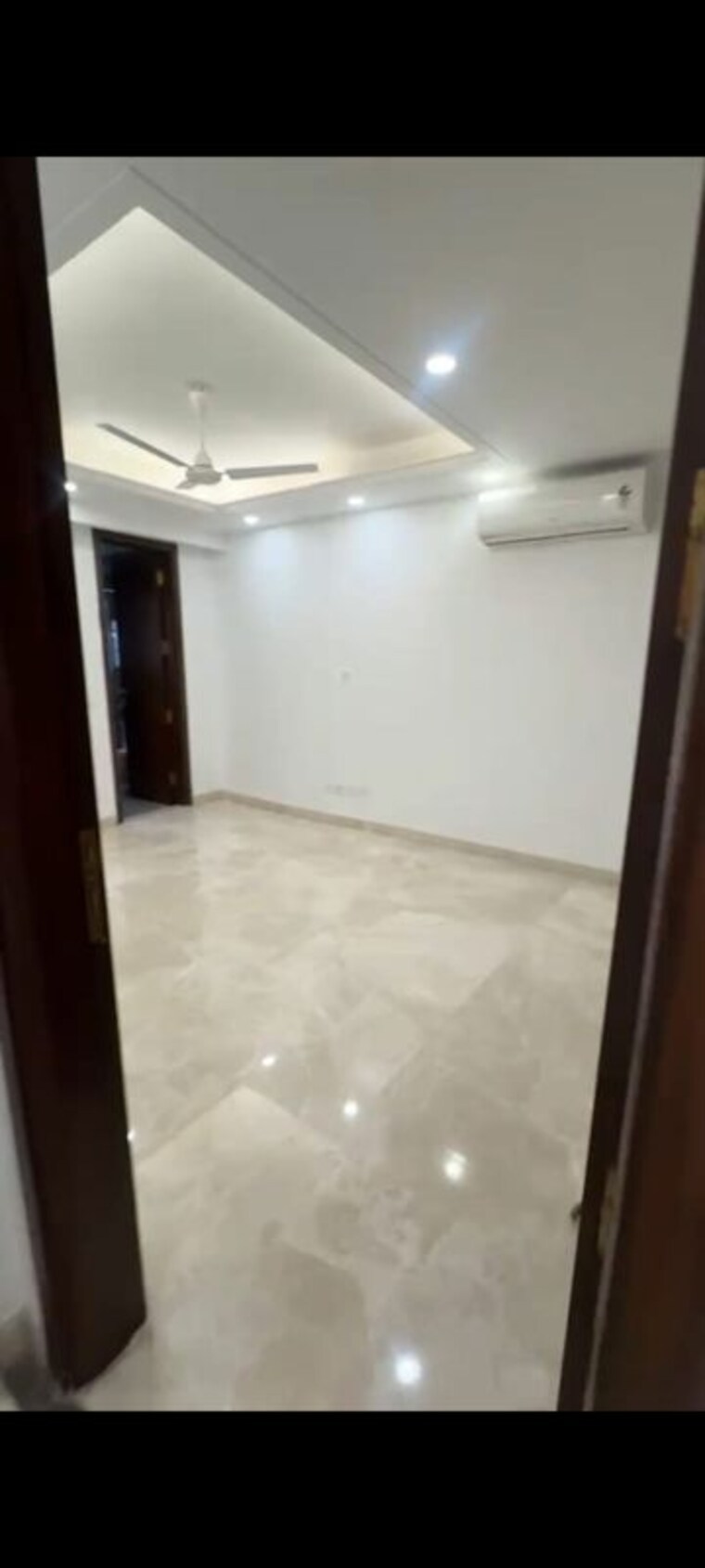 Room, greater kailash ii 4 Bedroom 300 Sq.Yd. Builder Floor In Greater Kailash ii Delhi 10750430