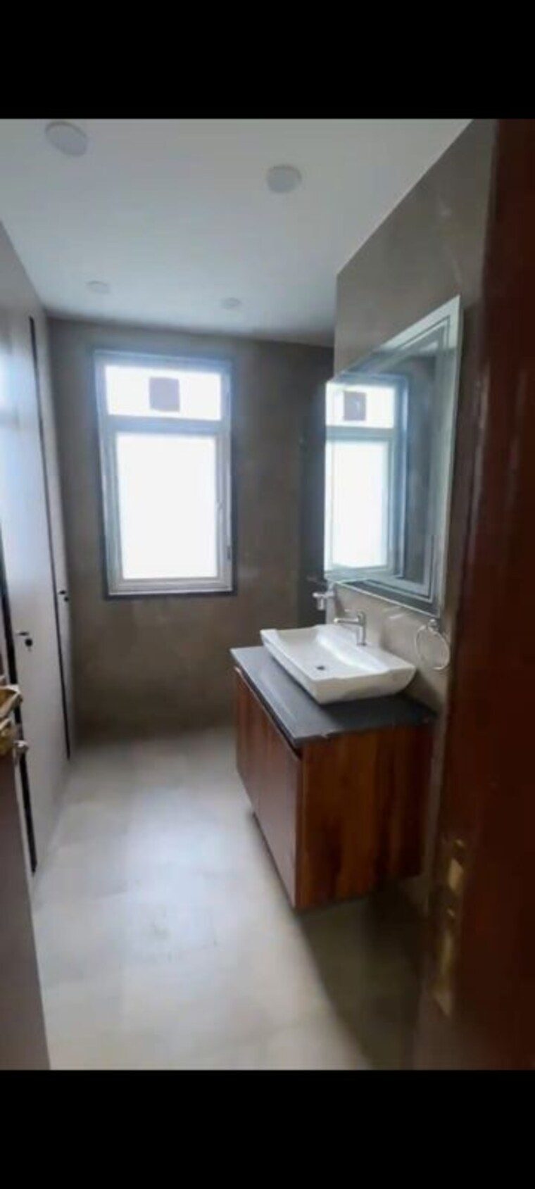 Bathroom, greater kailash ii 4 Bedroom 300 Sq.Yd. Builder Floor In Greater Kailash ii Delhi 10750430