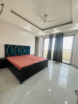 Bedroom in 4 BHK Builder Floor at Sector 38 – for Rent