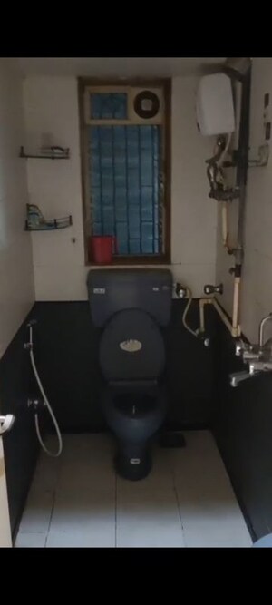 Team Area in 2 BHK Apartment at Andheri CHS, Andheri West – for Rent