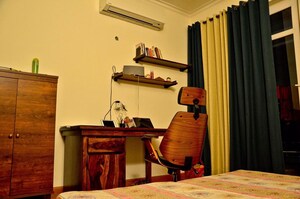Furnished Amenities in 3 BHK Apartment at Central Park Resorts, Sector 48 – for Rent