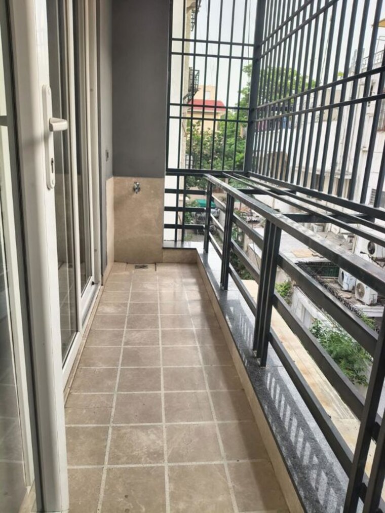 Balcony, green park 3 Bedroom 200 Sq.Yd. Builder Floor In Green Park Delhi 10750466