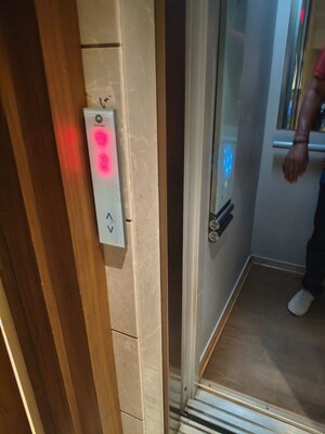 Building Lobby in 3 BHK Builder Floor at Green Park – for Rent