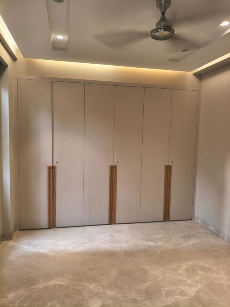 Room, green park 3 Bedroom 200 Sq.Yd. Builder Floor In Green Park Delhi 10750466