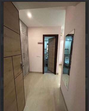 Building Lobby in 3 BHK Builder Floor at Sector 32 – for Rent