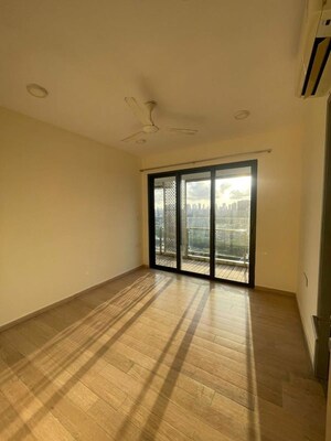 Room in 3 BHK Apartment at New Cuffe Parade, Wadala – for Sale