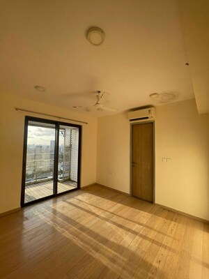 Room in 3 BHK Apartment at New Cuffe Parade, Wadala – for Sale