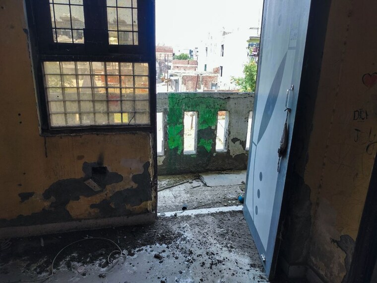 Balcony, loni  37.16 Sq.Mt. Apartment In Loni Ghaziabad 10719541