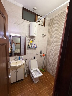 Team Area in 2 BHK Builder Floor at Sector 56 – for Rent
