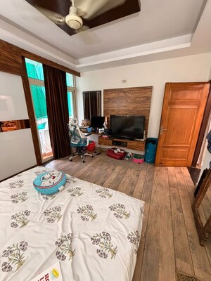 Bedroom in 2 BHK Builder Floor at Sector 56 – for Rent