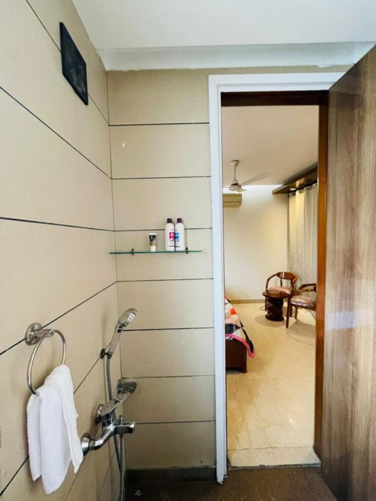 undefined, saket 4 Bedroom 250 Sq.Yd. Builder Floor In Saket Delhi 10750611