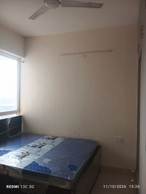 Room in 2 BHK Apartment at Signature Global Prime, Sector 63a – for Sale