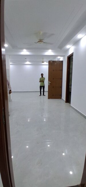 Furnished Amenities in 3 BHK Builder Floor at Mehrauli – for Sale