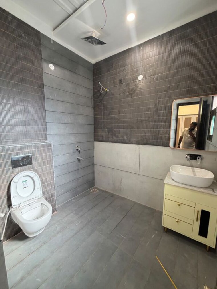 Bathroom, sector 125 5 Bedroom 200 Sq.Yd. Villa In Sector 125 Mohali 10749383