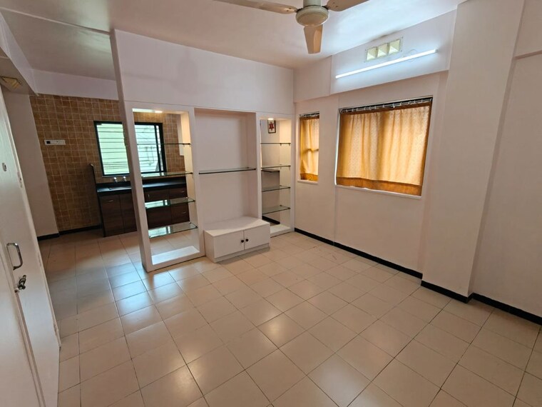  Parking, urmila-chs-dhankawadi 1.5 Bedroom 800 Sq.Ft. Apartment In Dhankawadi Pune 10750612