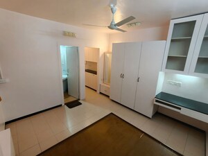Room in 1.5 BHK Apartment at Urmila CHS Dhankawadi, Dhankawadi – for Rent
