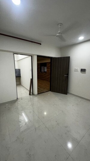 Room in 3 BHK Apartment at Mahatma Jyotibha Phule Nagar – for Rent