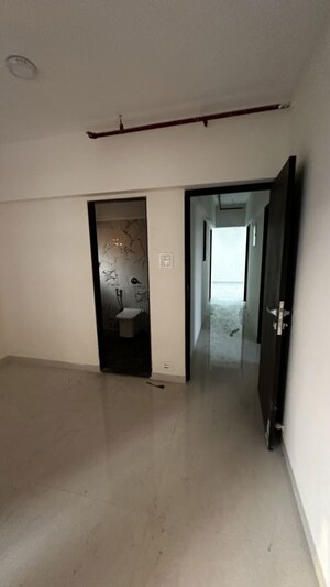 Room in 3 BHK Apartment at Mahatma Jyotibha Phule Nagar – for Rent