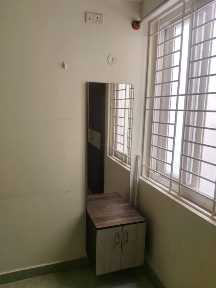 Room, sanjeev-shine 1 Bedroom 550 Sq.Ft. Apartment In Panathur Bangalore 10750638