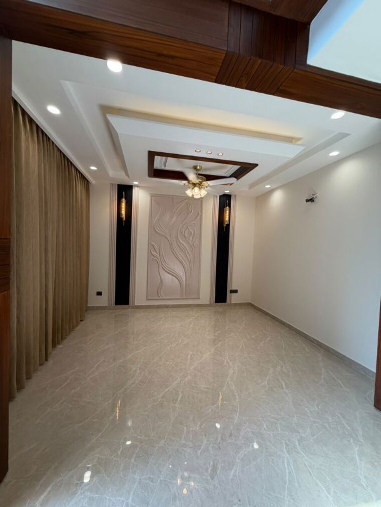 Room, sector 125 5 Bedroom 250 Sq.Yd. Villa In Sector 125 Mohali 10750657