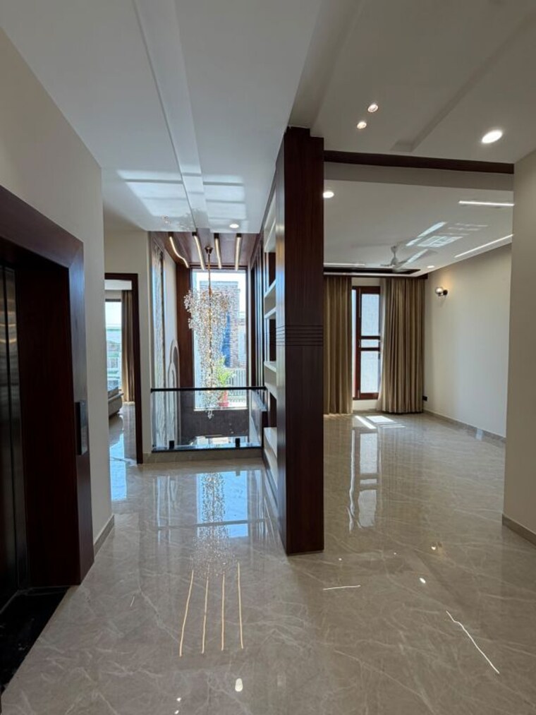 undefined, sector 125 5 Bedroom 250 Sq.Yd. Villa In Sector 125 Mohali 10750657