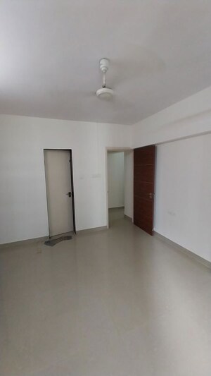 Room in 2 BHK Apartment at Ivory Towers CHS LTD, Bhakti Park – for Sale