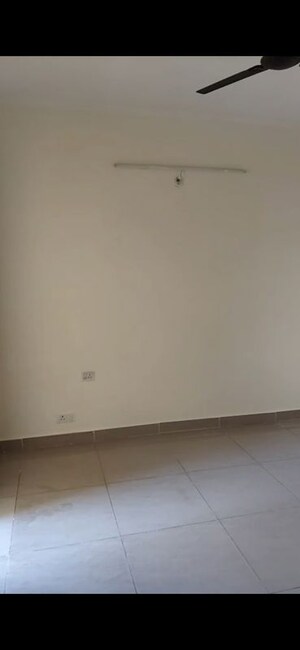 Room in 3 BHK Apartment at Saviour Green Arch, Tech Zone 4 Greater Noida – for Rent