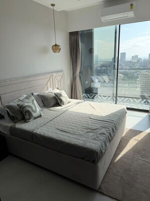 Bedroom in 3.5 BHK Apartment at DLH Signature, Bandra West – for Rent