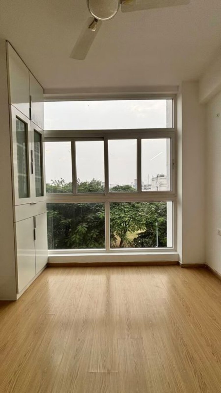 Room, emaar-the-palm-drive-the-premier-terraces 4 Bedroom 2625 Sq.Ft. Apartment In Sector 66 Gurgaon 10750806