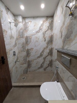 Bathroom in 1 BHK Builder Floor at Sector 46 – for Rent