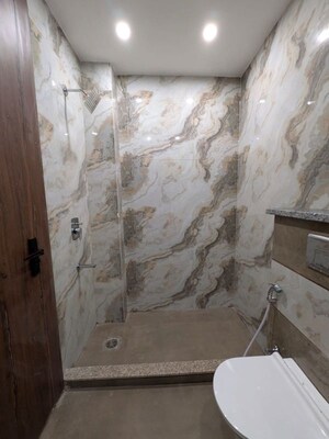 Bathroom in 1 BHK Builder Floor at Sector 46 – for Rent