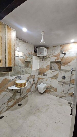 Living Room in 1.5 BHK Builder Floor at Bestfield, Netaji Subhash Place – for Rent